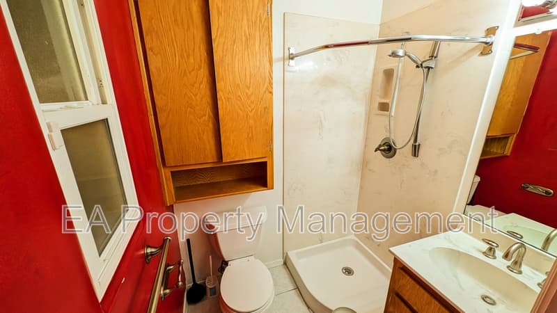 Albuquerque House: 2837 Palomas Dr NE