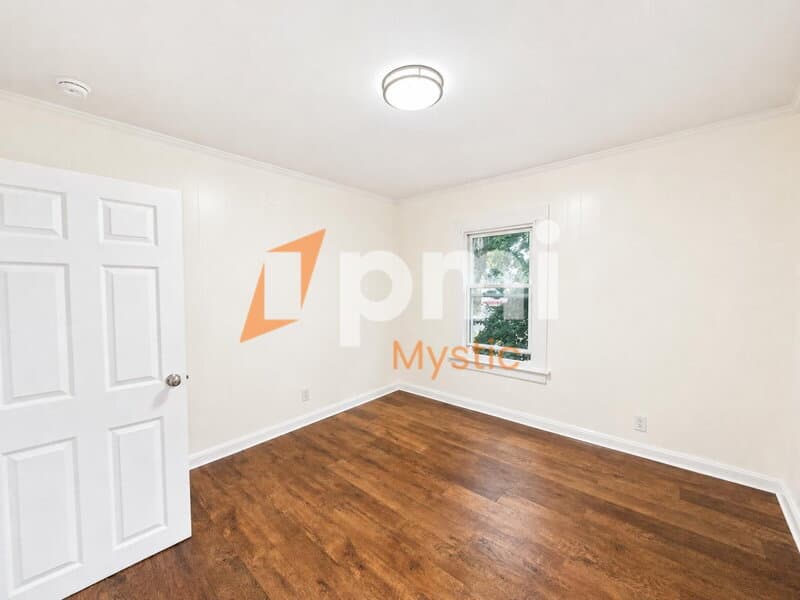 Meriden Condo: 135 Willow Street