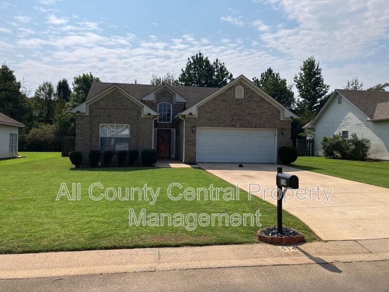 Bessemer House: 5140 CandleBrook Terrace