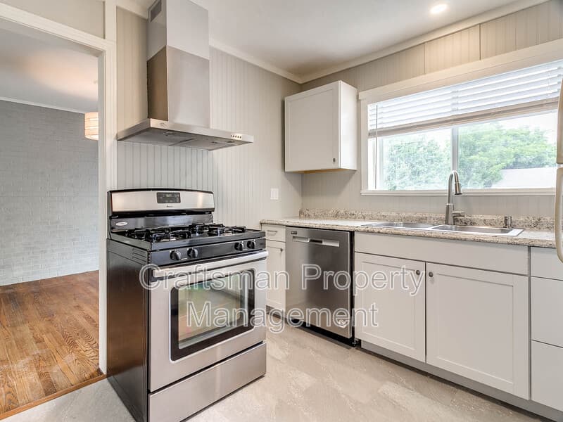 The Village House: 1414 Oxford Way