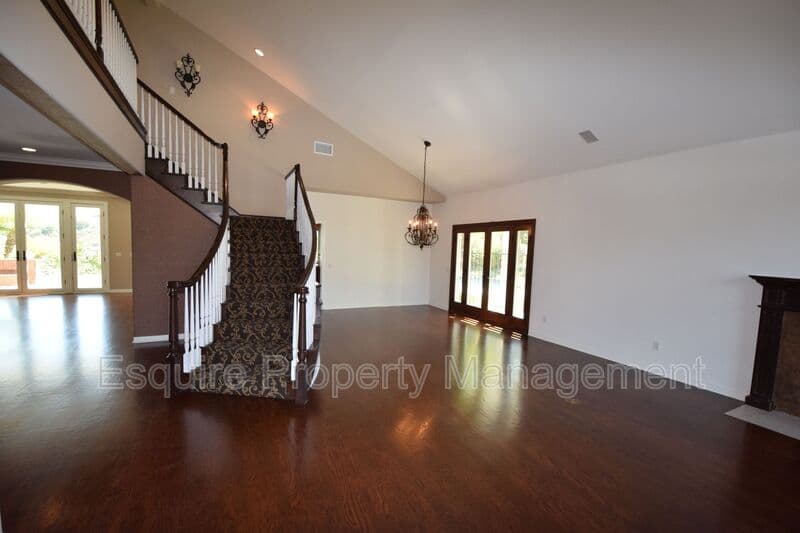 LAKE SHERWOOD House: 1674 BUSHGROVE CT