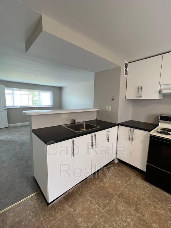 Columbus House: 3632 Cushing Dr