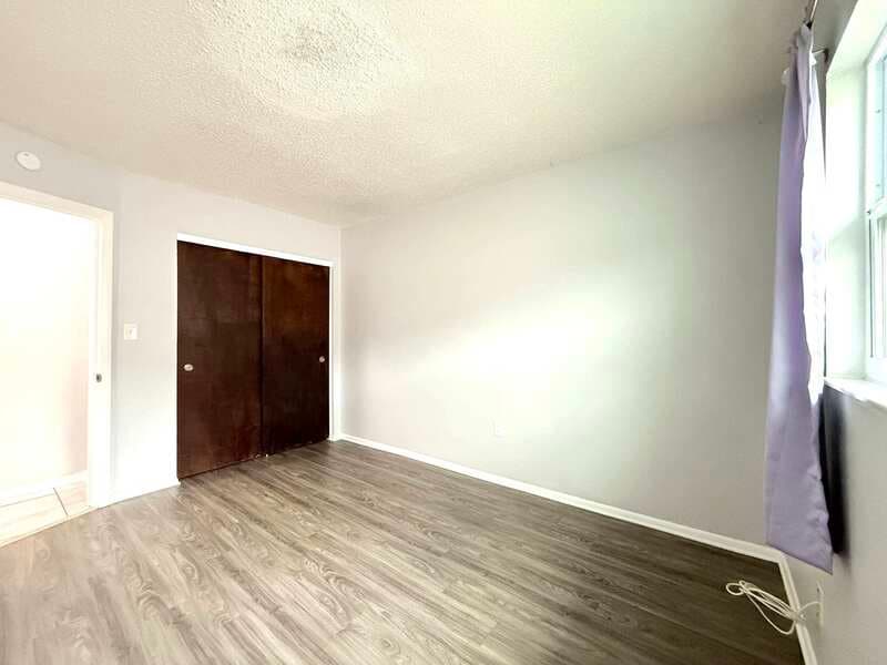 Largo Condo: 3716 137th Avenue North - B