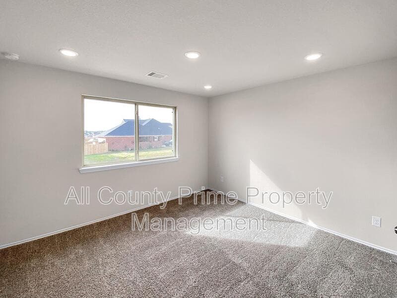 Willis House: 13071 Clear View Dr