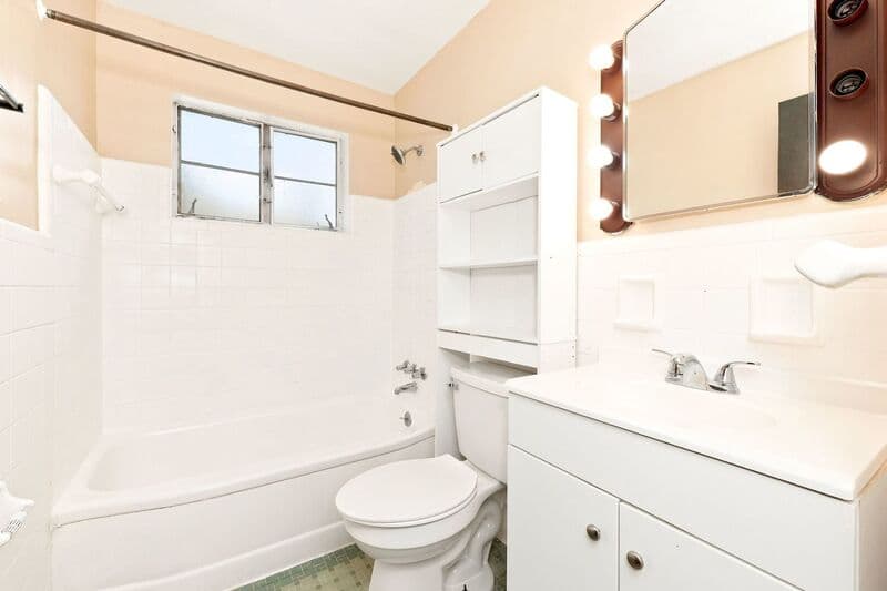 Dayton House: 960 Sherwood Dr