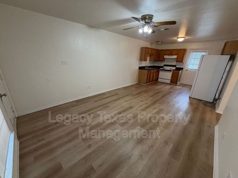 Cleburne Condo: 701 Miracle Ln