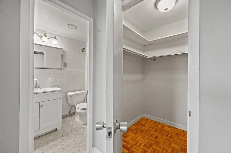 Cincinnati Condo: 2324 Madison Rd