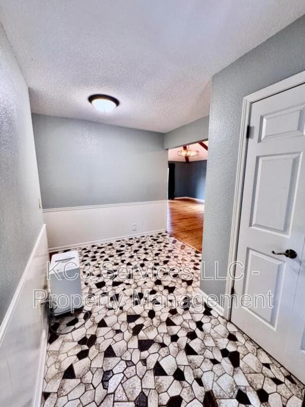 Kansas City House: 4311 NW 80th Terrace