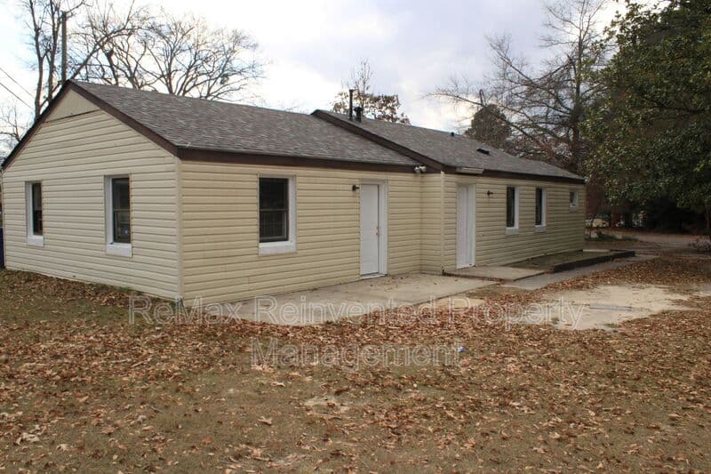 Aiken House: 301 Jehossee Dr
