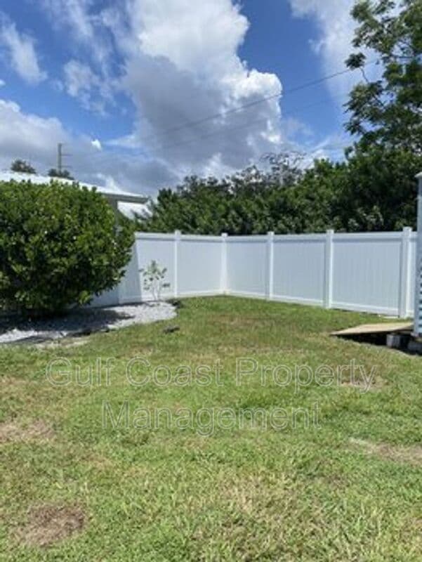 Venice House: 232 Glen Oak Road