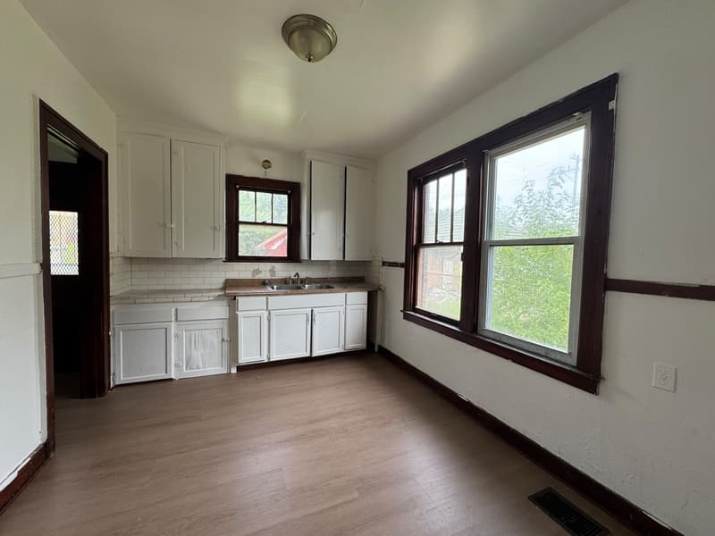Detroit House: 11125 Cloverlawn Avenue