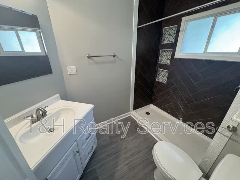 Shelbyville Condo: 413 West Franklin Street