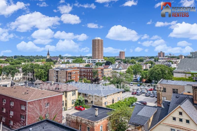 Milwaukee Condo: 1707 N Prospect Avenue