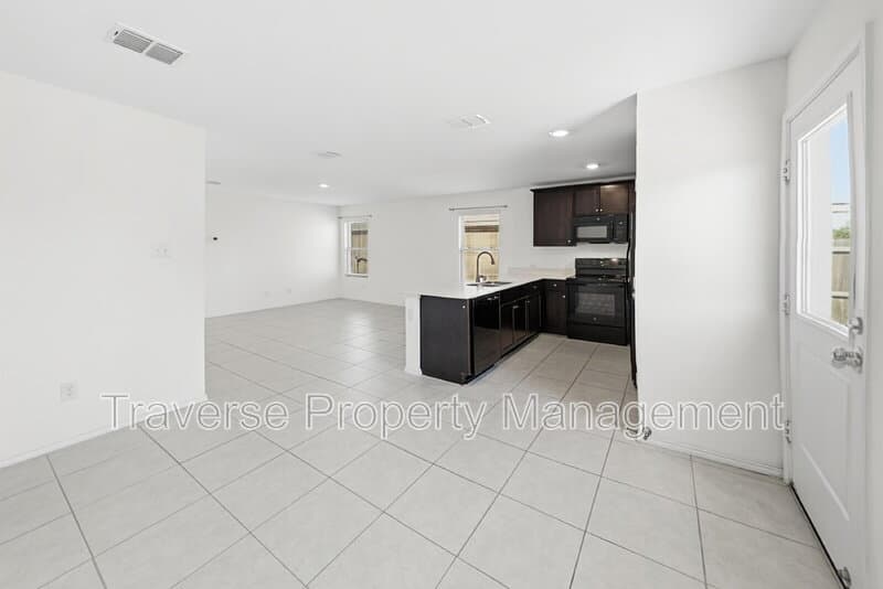 Azle House: 1380 Beach Dr