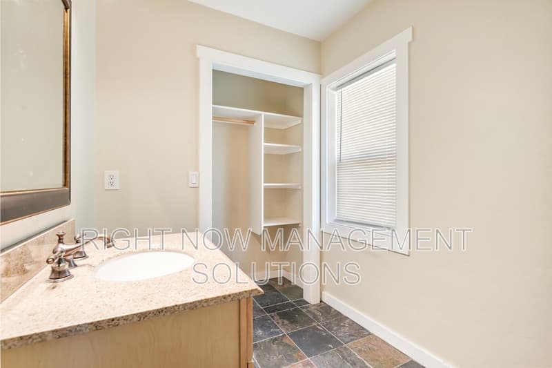 Boise House: 2903 West Madison Avenue