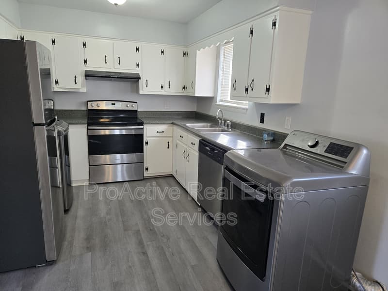 Norfolk Condo: 3875 Wake Circle - B