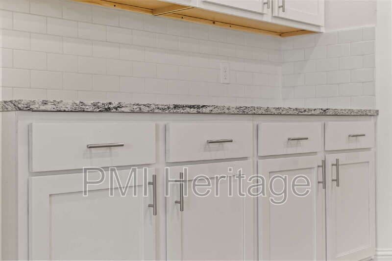 Bentonville House: 5802 Southwest Teppee Avenue