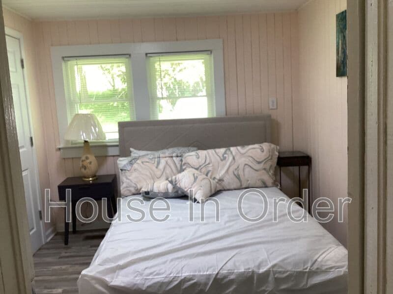 Waynesville House: 431 White Oak Rd.