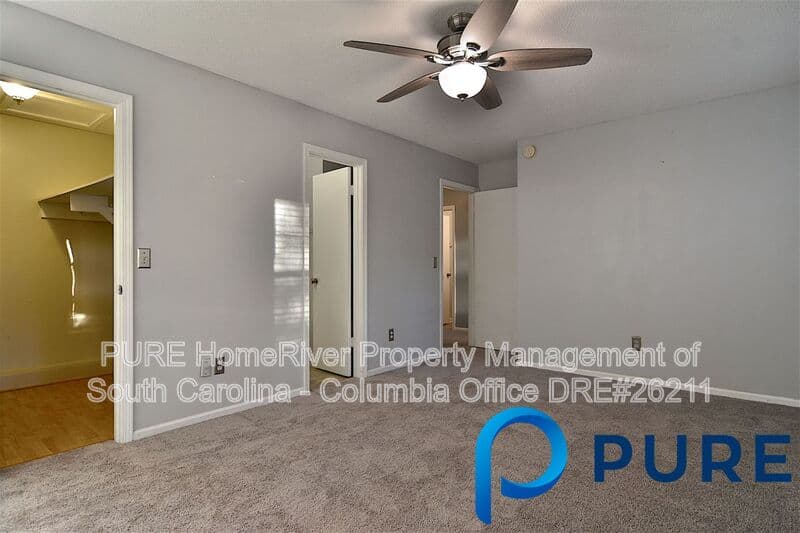 Columbia House: 17A Battery Walk Ct
