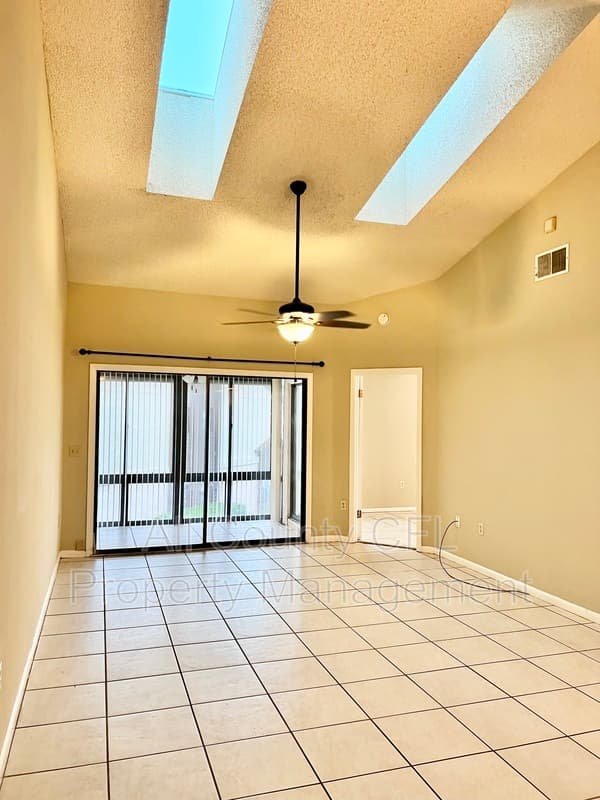 Orlando Condo: 3012 S Semoran Blvd