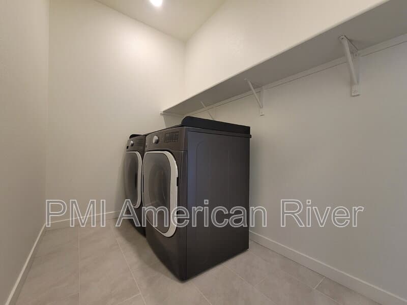 Sacramento House: 3050 River Trout Walk