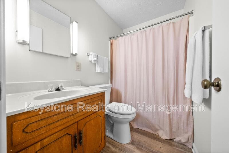 Hopkinsville Apartment: 102 Laurel Cove Drive