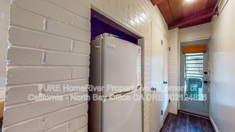 Sausalito Condo: 25 Woodward Avenue