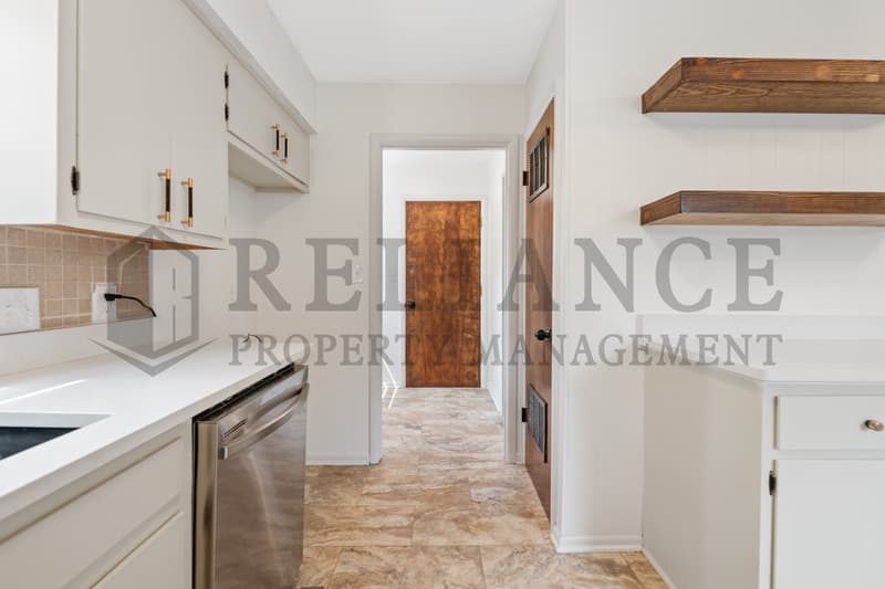 Wichita House: 7315 West Galoway