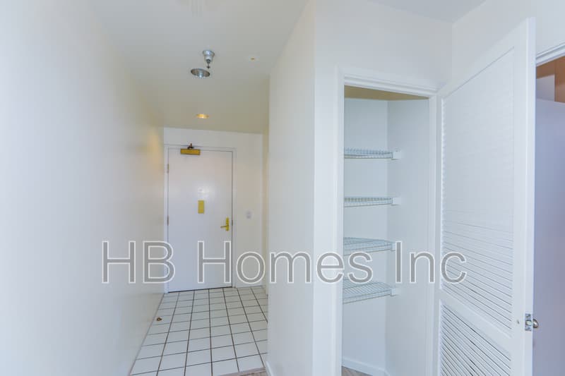 Honolulu Condo: 725 Kapiolani Boulevard #2402 - 1