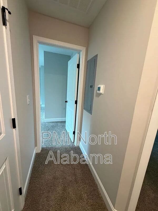 Huntsville House: 1713 Golf Club Lane Northwest