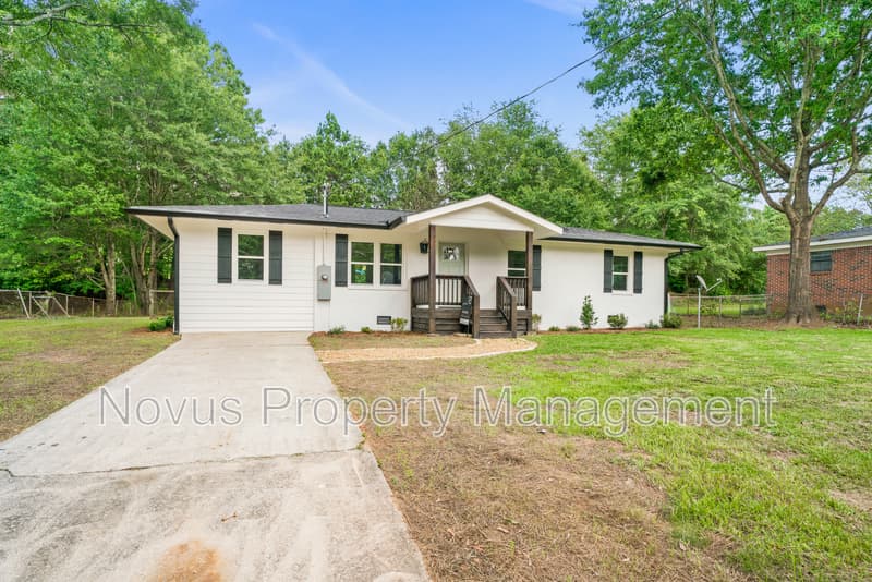 Carrollton House: 320 Adamson Avenue