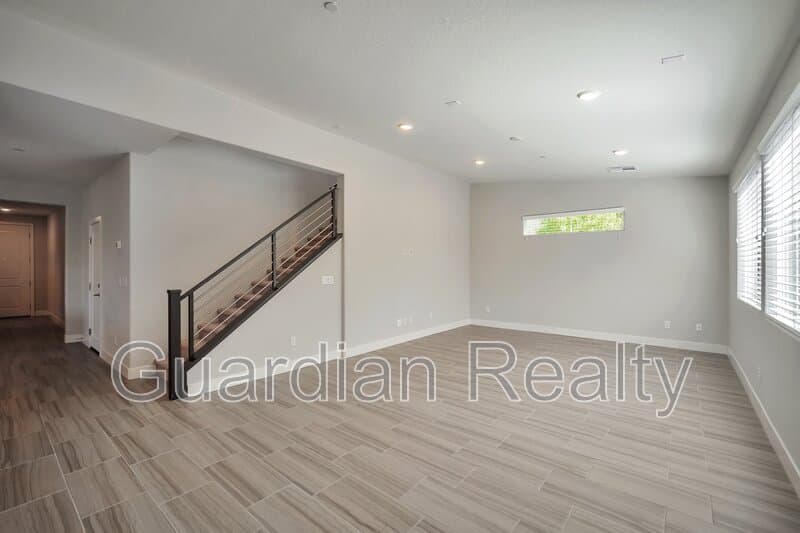 Henderson House: 759 Lighthall Ct