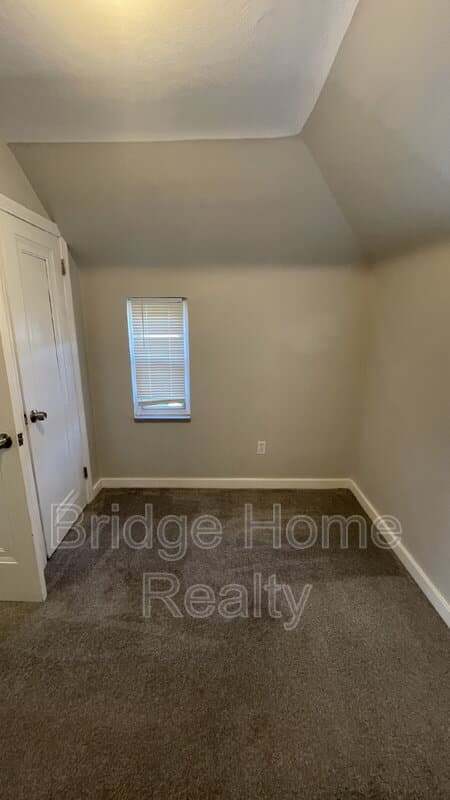 Pittsburgh House: 63 West Bellecrest Avenue