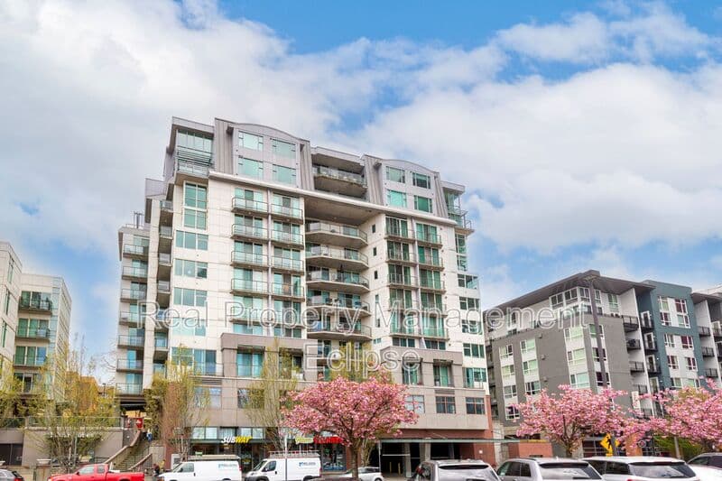 Bellevue Condo: 1188 106th Ave NE