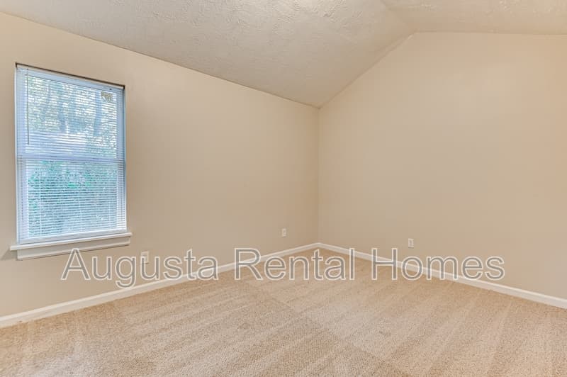 North Augusta Townhome: 140 Chalet North Court