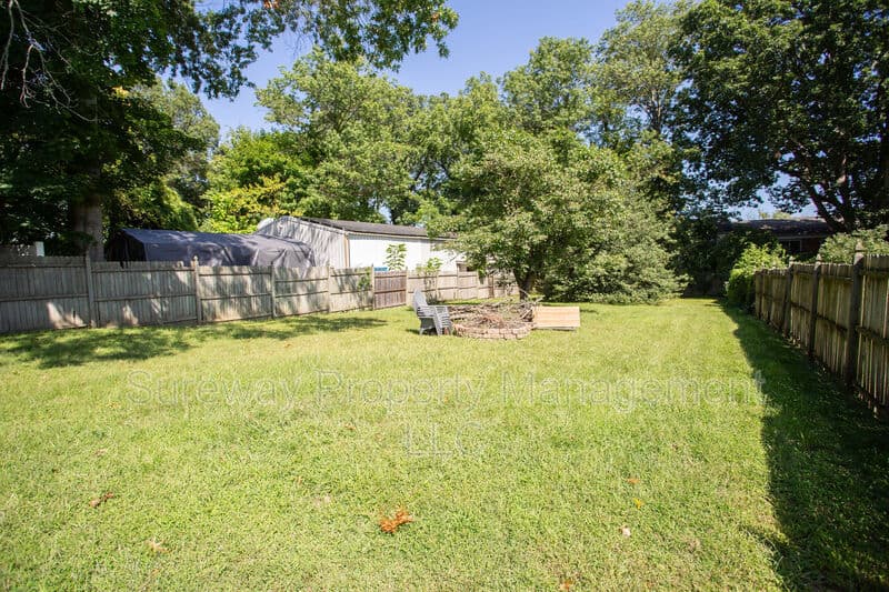 Magnolia House: 417 N Warwick Rd