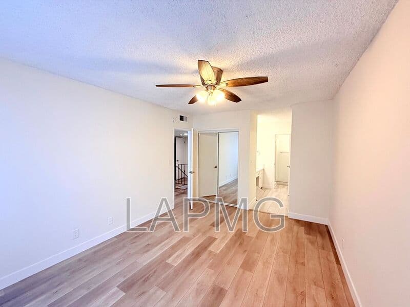 Burbank House: 711-715 E. Cypress Avenue