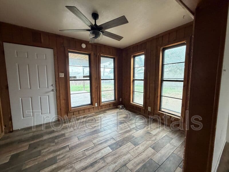 ODESSA House: 8834 Lamar