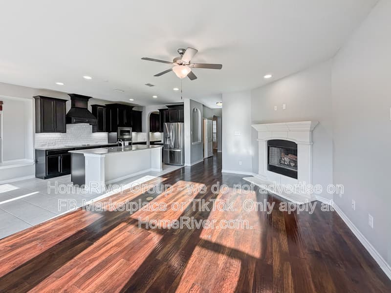 Denton House: 3604 Arroyo Trl