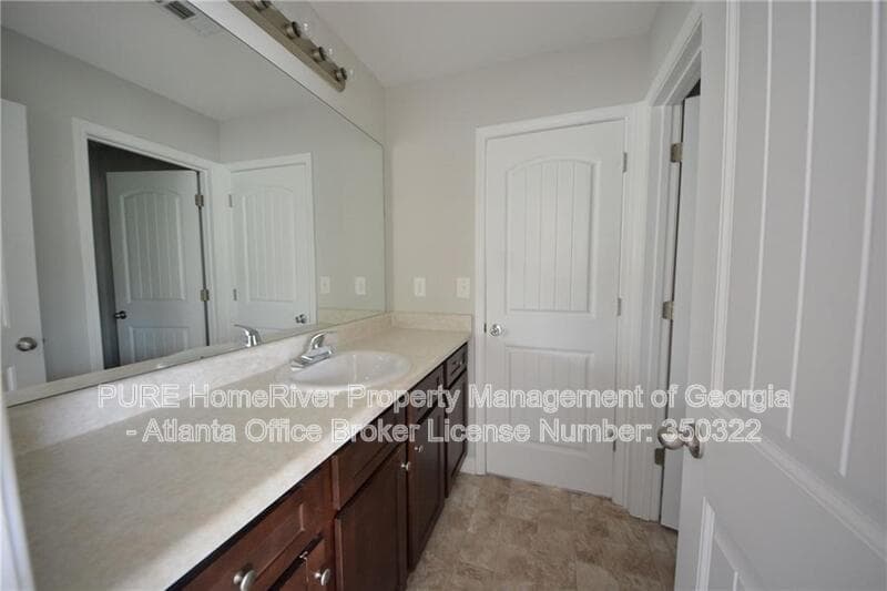 Mcdonough House: 554 Tulip Ln