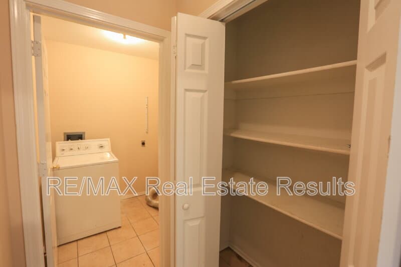Rogers Condo: 2407 S 16th St