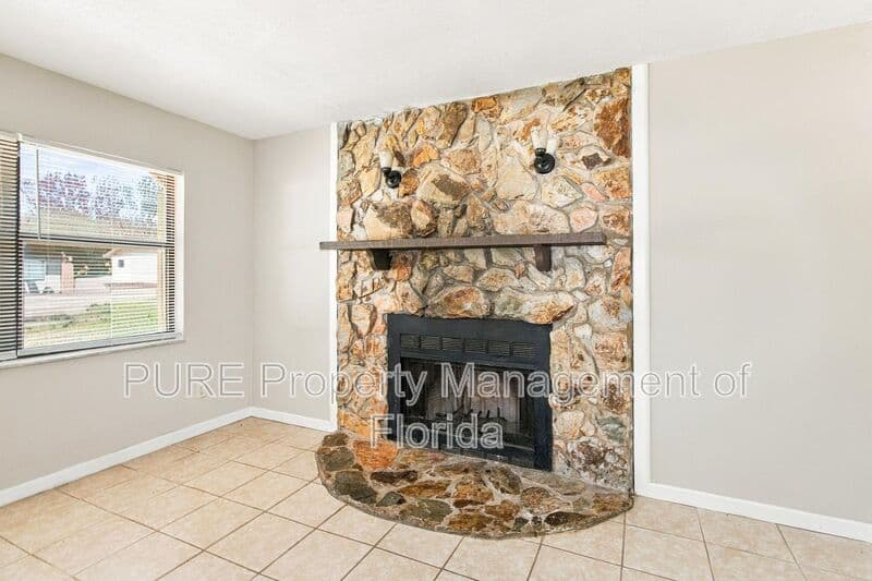 Summerfield House: 13606 SE 48th Court