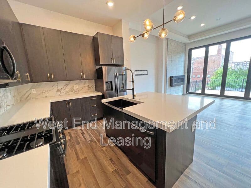 Saint Louis Condo: 4201 W Pine Blvd