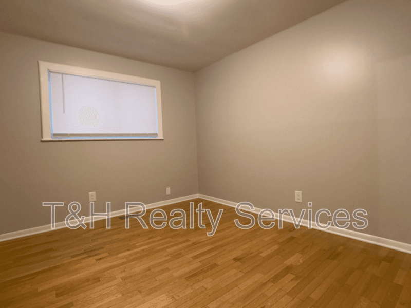 Fortville House: 733 Laurel Lane