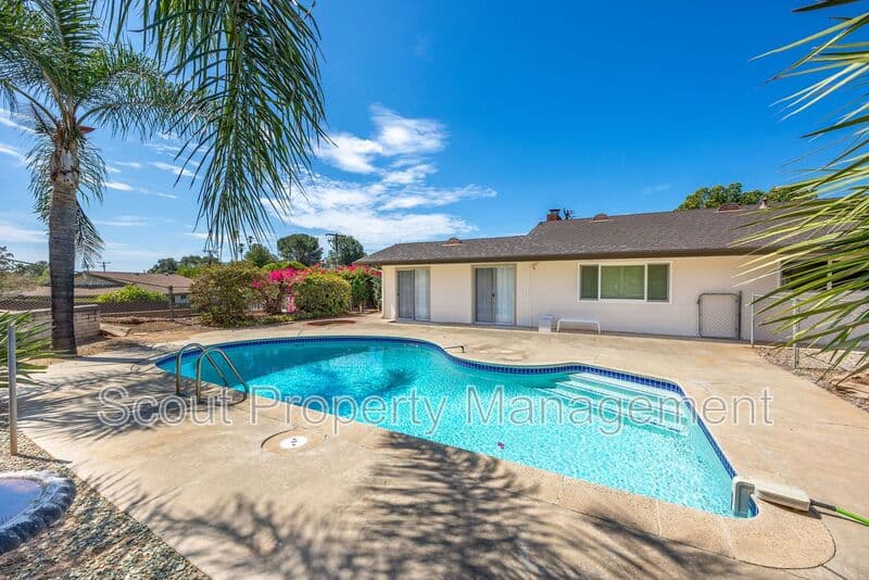 Escondido House: 1934 S Juniper Street