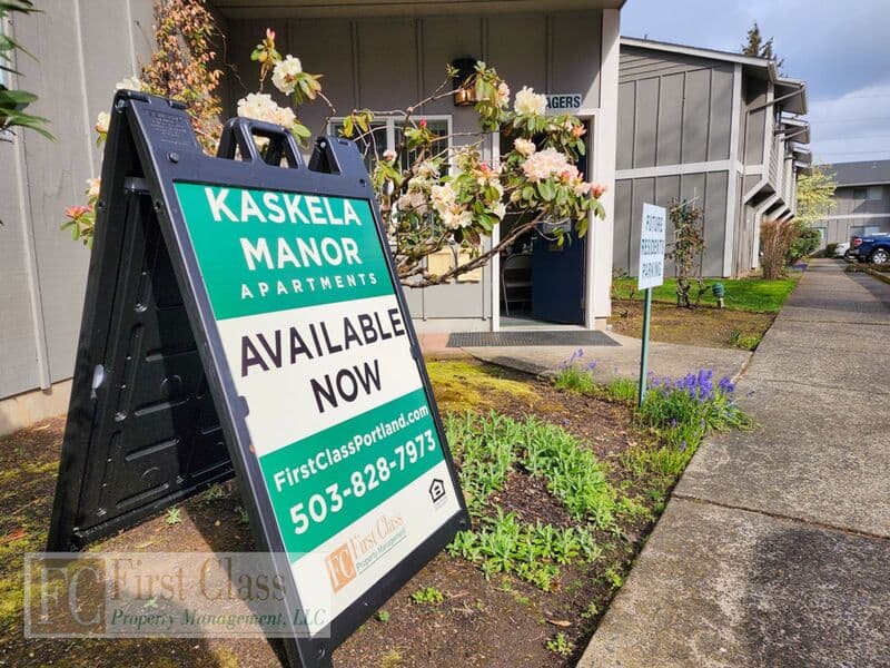 PORTLAND Condo: 1370 NE 186TH AVE