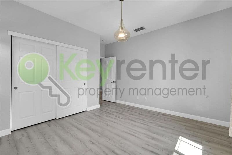 Lincoln House: 1740 Allenwood Circle