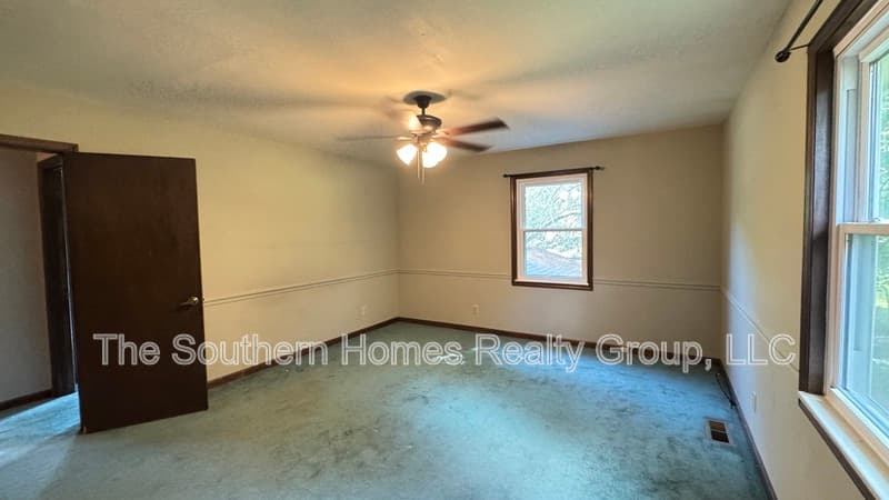 Athens House: 1305 Ridgeway Circle