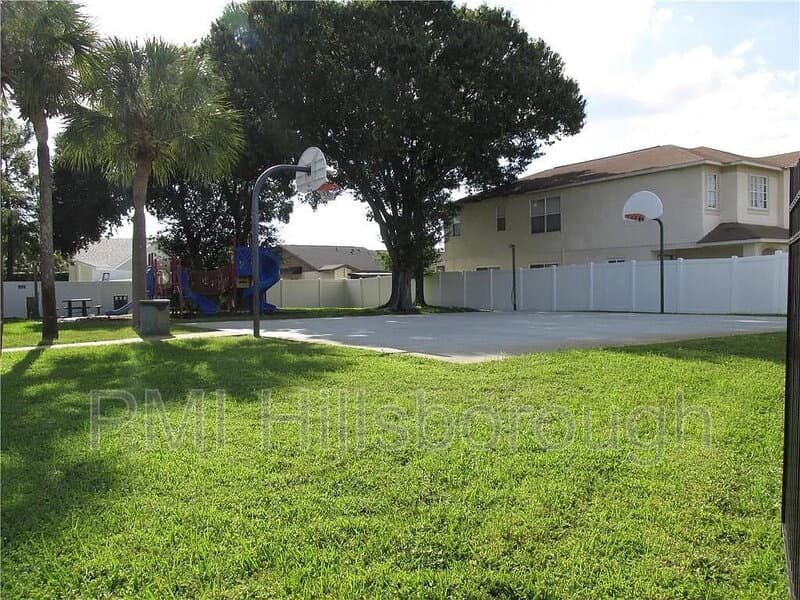 Brandon House: 914 Burlwood Street