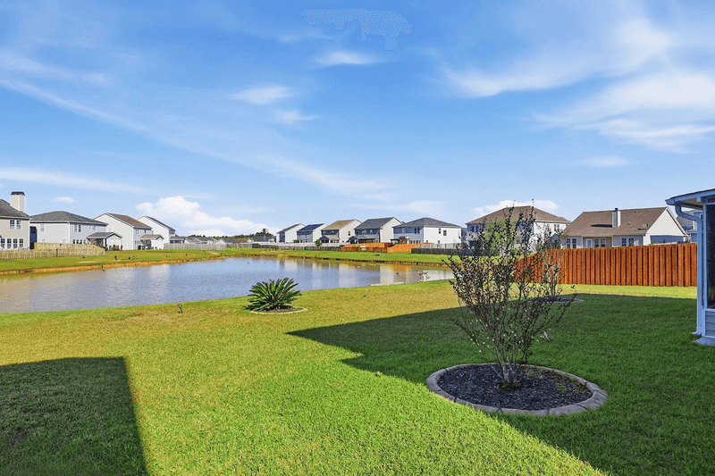 Savannah House: 225 Willow Point Cir